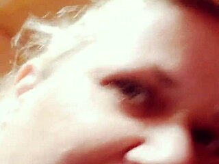 Мужев курац тврдо попушен у радњи за свршавање!