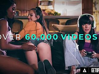 赤毛のデカ尻エマ・マグノリアがクローズアップでクリ弄りオナニー！