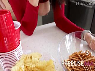 horny divorced milf shay sights fucks outdoors