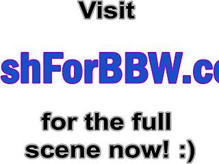 بزاز مدورة تفرك زب عملاق HD 😏