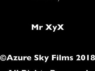 Aurora Bluが四つん這いで浣腸フェチプレイ！