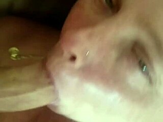 Wife gives sloppy blowjob to amateur?