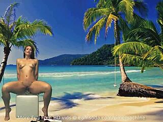 Camsoda - 丰满业余女孩用玻璃假阳具自慰