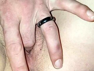 mature guy licks young girlfriend's pussy pov! 🍆