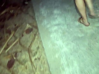 Fanny shows ass without panties on public street