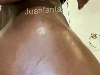 Joanfantasy oiled up with buttplug in action