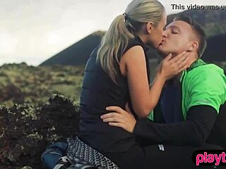 Nasty photographer fucks his model outdoors in the sun 😜