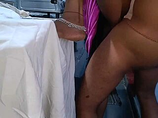 데시 인디안 커플 홈메이드 꽉 조이는 면도 보지 섹스