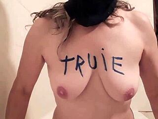 esclave f autoseance humiliation et uro