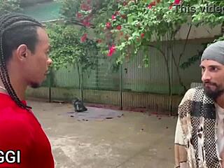 街头猛男巨屌跨种族口爆狂干内射