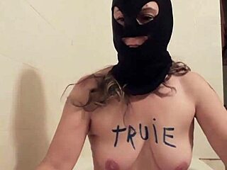 esclave f autoseance humiliation et uro