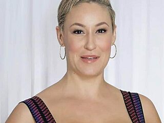 i had a special interview with isabelle deltore backstage