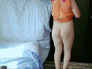 젠장, 이 뜨거운 엉덩이 레이디보이 봐, 큰 엉덩이와 예쁜 보지! 🔥🍑