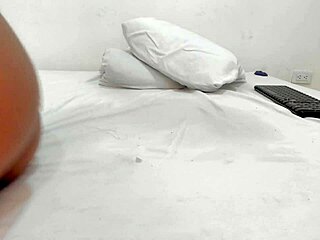 creamy cat latina toys her big booty close up