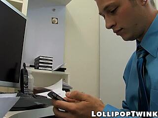 TWO NAUGHTY TWINKS HAVE HARDCORE BUTT SESSION IN THE OFFICE