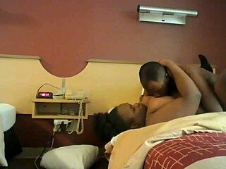 给大学胖黑妹后入内射Loverofkushleaf