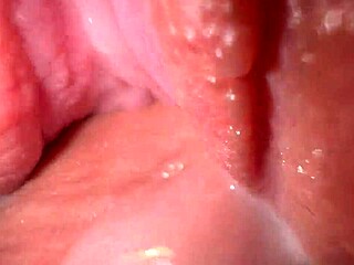 Ekstremno blizu! Uska tinejdžerka 18+ pička kremirana neverovatno!