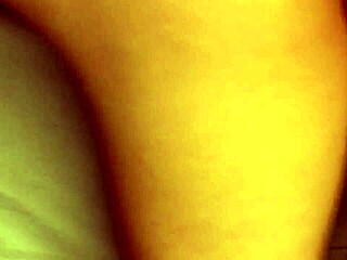 派对后，我继妹睡着了偷偷玩