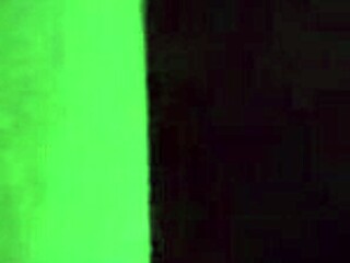 Barátnőm szopja a barát szörnyfaszát a hálóban