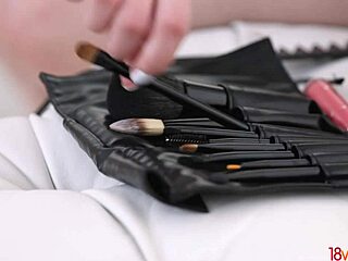 Bella Mur takes it from both ends.