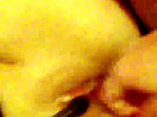 Teen enjoys huge cock in amateur setting