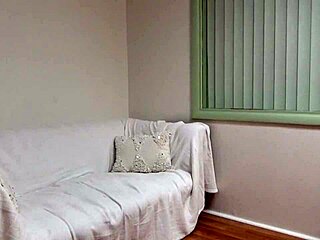 Joj, ciganska avdicija 1 prinaša surovo vročino s seksi rjavolasko na intervjuju!