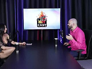 Tiv Models ชุดชั้นในแดงโปร่งในปาร์ตี้สวิงเกอร์สุดบ้าบิ่น