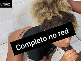 novinha safada tranza escondido no banheiro com negao dotado 😏