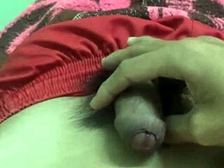 Vietnamese gay men engage in chat sex