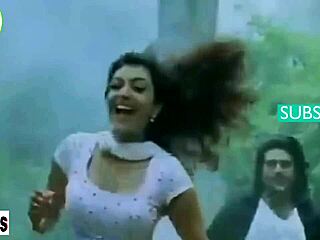 Kajal zeigt ihre großen Titten und geilen Kurven! 😍