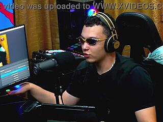 isa traveler gets naked in studio for podcast interview