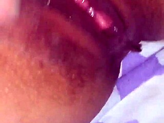 Recopilación of my wife enjoying herself with various toys in homemade clips.