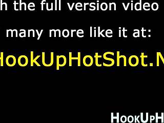 Întâlnire adevărată devenită sălbatică cu o târfă care ia spermă pe față. Deepthroat brutal urmat!