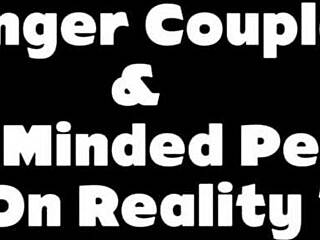 娇小的黑人18+少女Alicia在脱衣舞中用红色内衣展示她完美的身体