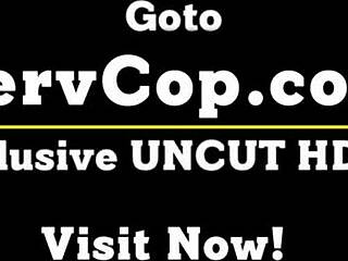 Turvamies nappaa Indica Flowerin varastamassa lelua tuhmaan hauskanpitoon