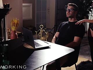 Девина - Алиса Баунти доставя интензивно чешко духане