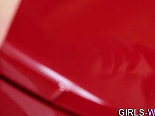 Blonde Licks Out Mechanic In High Definition Lesbian Action!