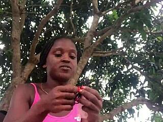 crazybitch loves unboxing packages in front of strangers 😜