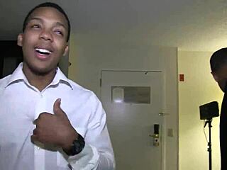 A francba, Houston-i freaky csapat levetkőztet és széttép ruhákat!