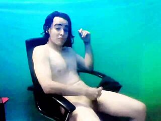 me masturbating to warm up 😊