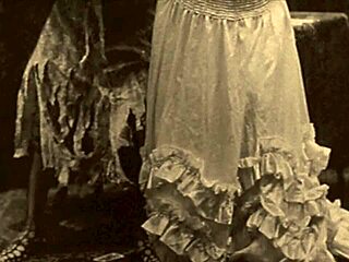 Vintage Halloween-Szenen aus Retro Gay Filmen