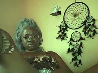 Nae is in bed, playing with her wet pussy.