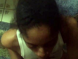 我爱她那超级棒的口交，太下流又刺激了！