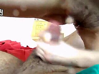 girlfriend riding cock and squirting in amateur clip