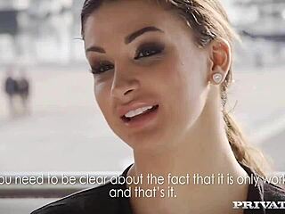 Интервю с красива брюнетка мадама Susy Gala на почивка