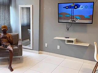 dois irmãos num ménage com a amiga morena 😏