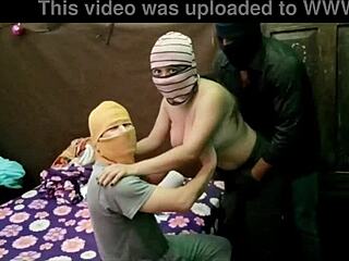 女友邀大学友喝饮料三人狂干拉丁自家实录