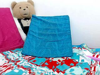 黑人少女跳蛋前后穴自慰高潮