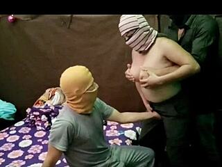 La Maldicion Del Trio Casero Se Apodera Del Porno Latino Mi Novia Invito A Su Amigo De La Universidad A Beber Unos Refrescos Y Luego Terminamos Follandos Los Tres Porno Real Casero