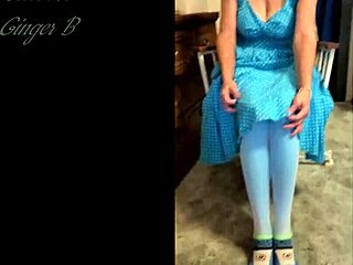 GINGER B, THE GRANNY, GIVES A BLOWJOB IN STOCKINGS